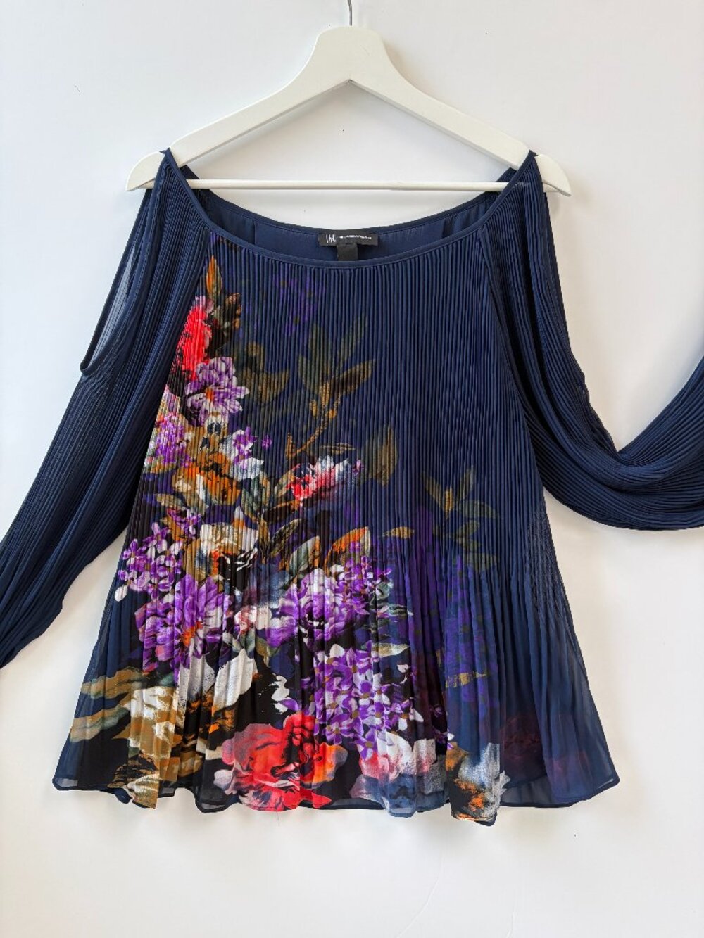 INC International Concepts, Navy fluted floral top with open shoulder, size XL